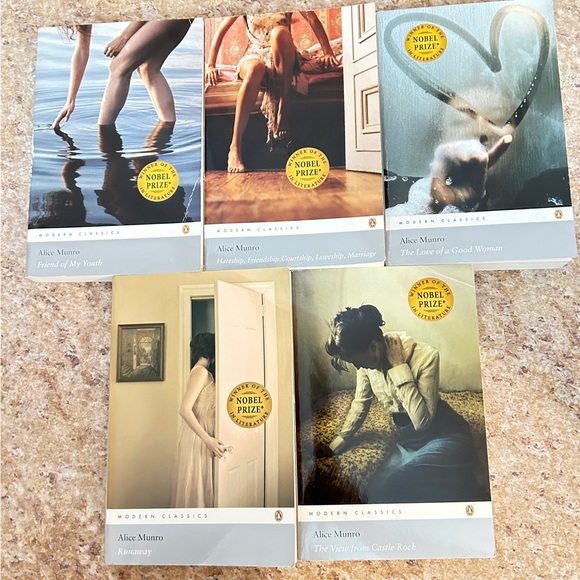 Alice Munro Box Set - Picture 3 of 4